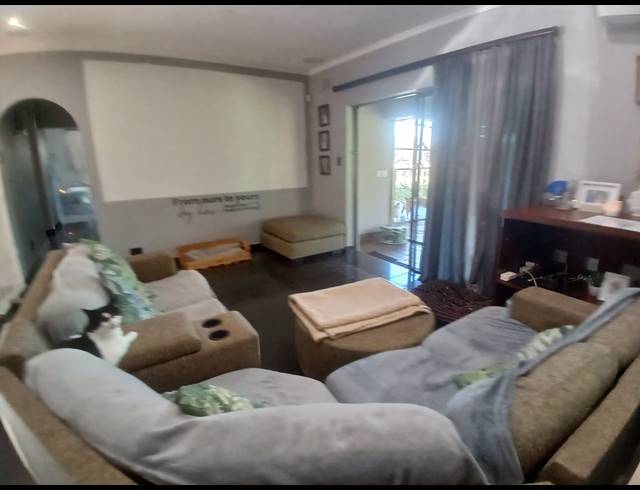 2 BEDROOM HOUSE TO LET IN WATERFALL